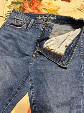 Universal Thread Medium Blue High-Rise Denim Jeans